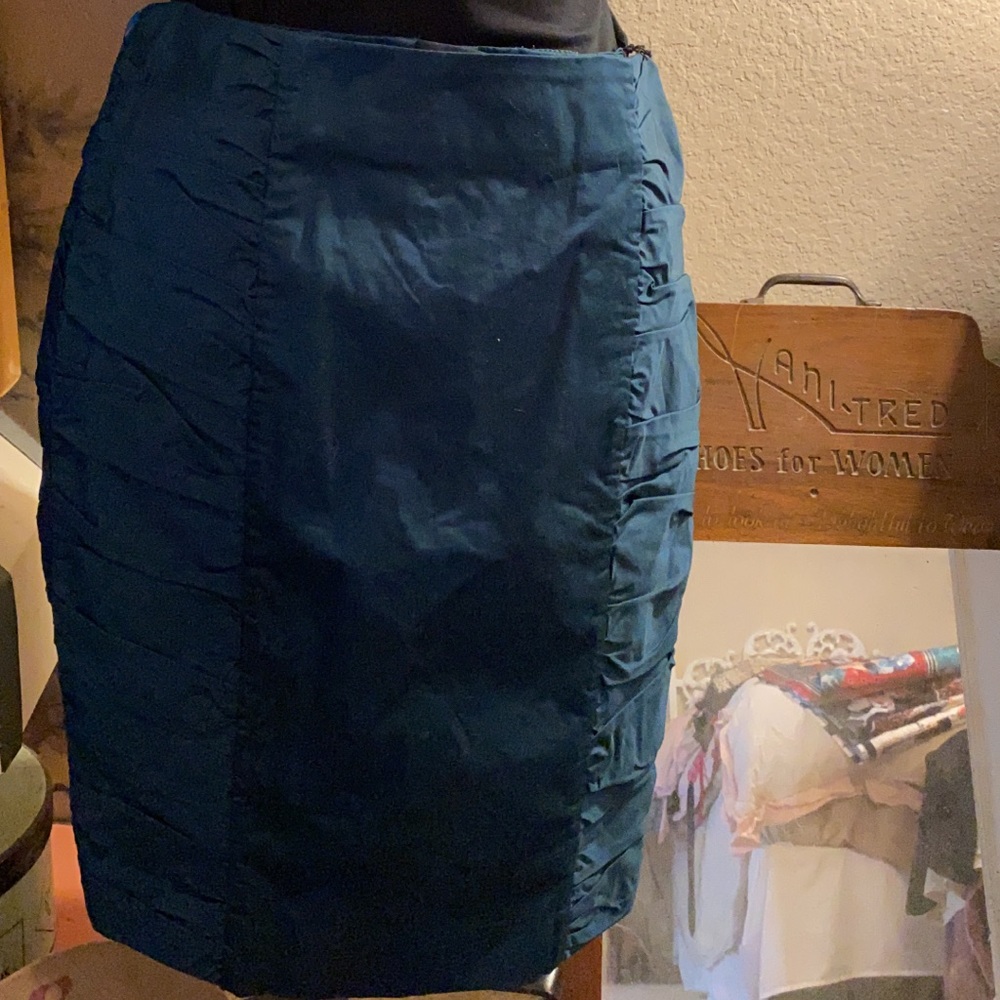 Cartonnier Alluring Swaypencil skirt -ruched sides